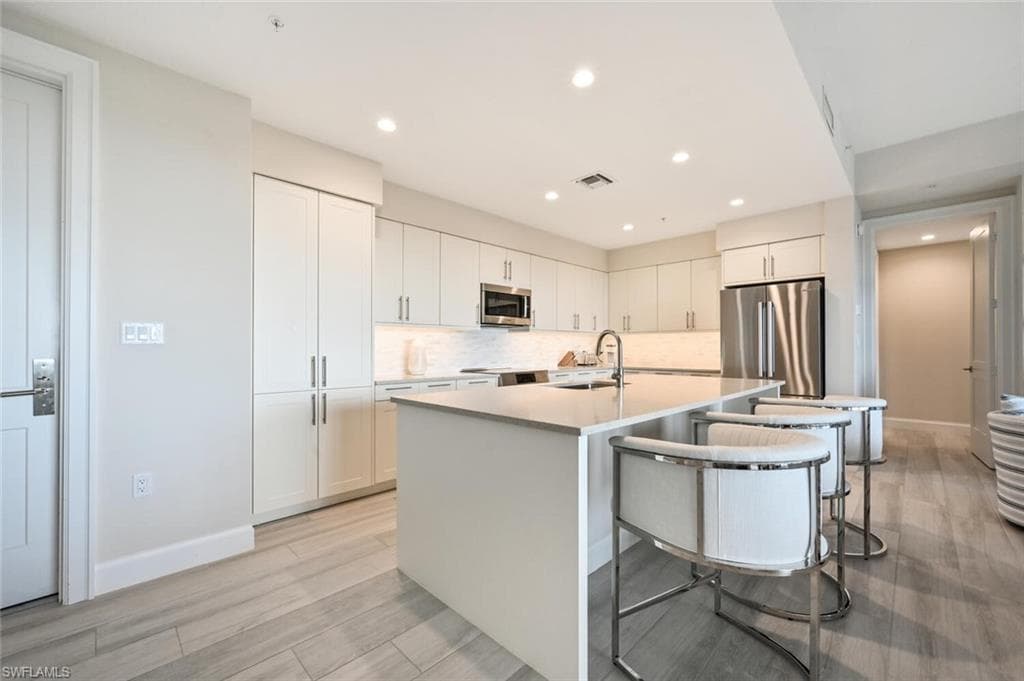 1111 Central AVE # 511, NAPLES FL 34102-11