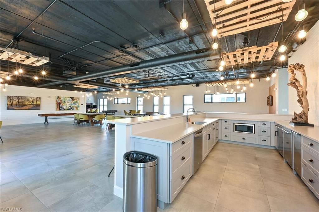 1111 Central AVE # 511, NAPLES FL 34102-47