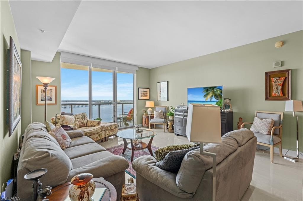 3000 Oasis Grand BLVD 2203-6