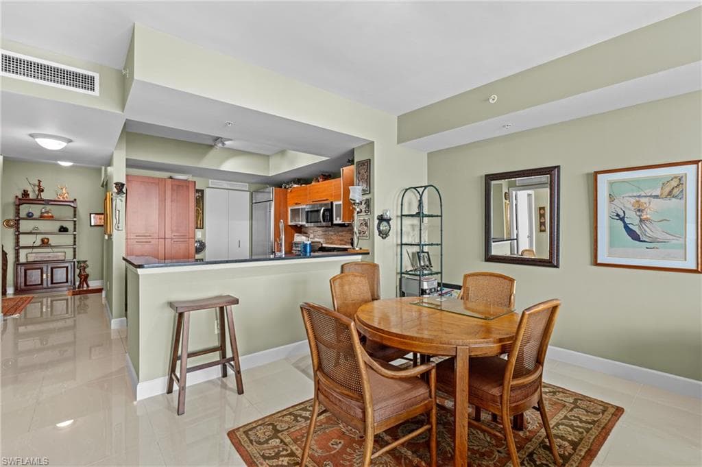 3000 Oasis Grand BLVD 2203-7
