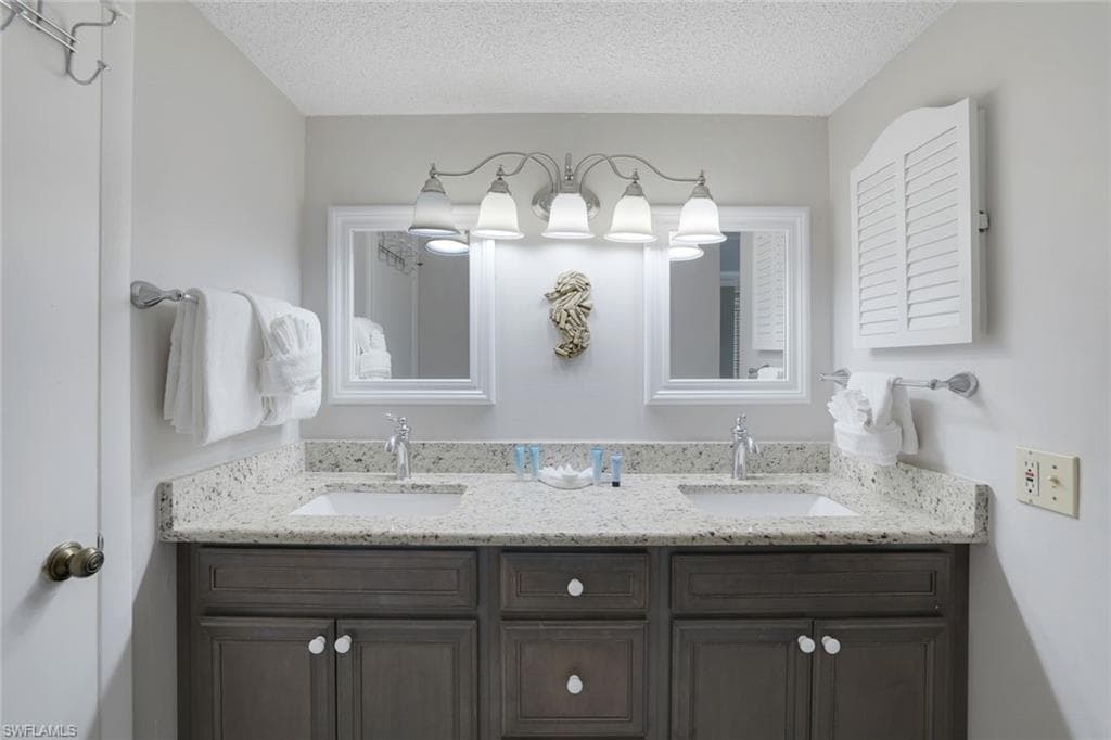 1246 Fulgur ST # 112, SANIBEL FL 33957-16