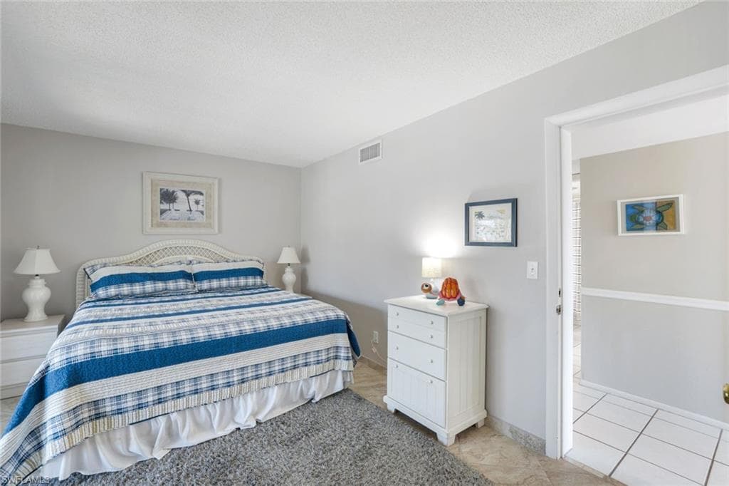 1246 Fulgur ST # 112, SANIBEL FL 33957-15