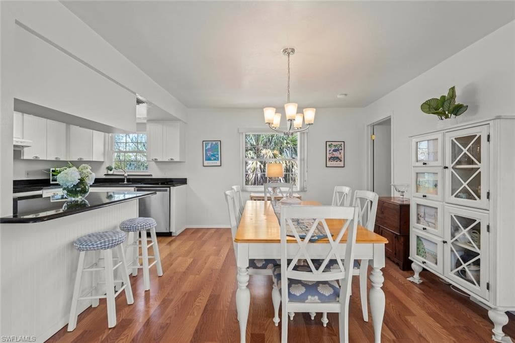 490 Marian RD, SANIBEL FL 33957-8
