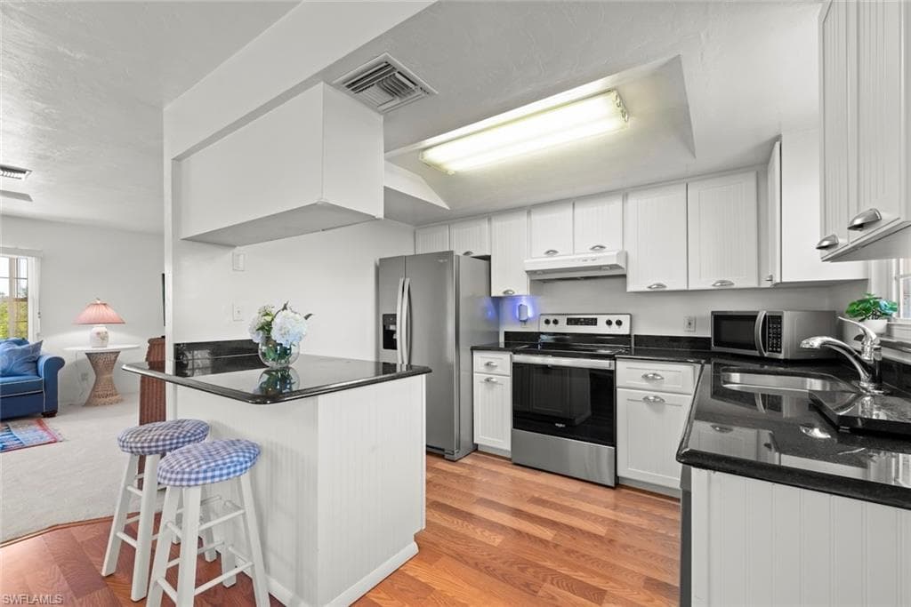 490 Marian RD, SANIBEL FL 33957-9
