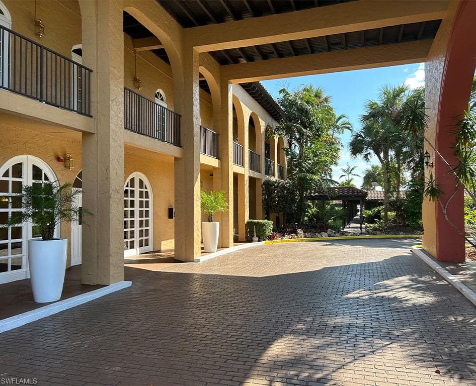 25000 Tamiami TRL E # F276, NAPLES FL 34114-1