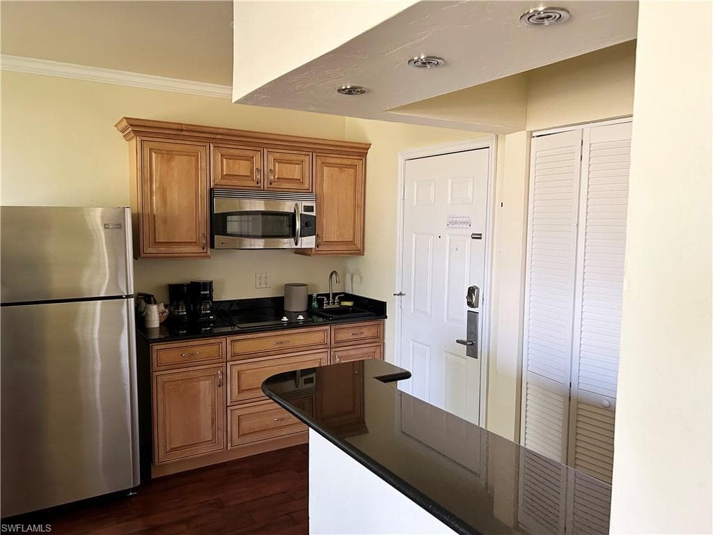 25000 Tamiami TRL E # F276, NAPLES FL 34114-11