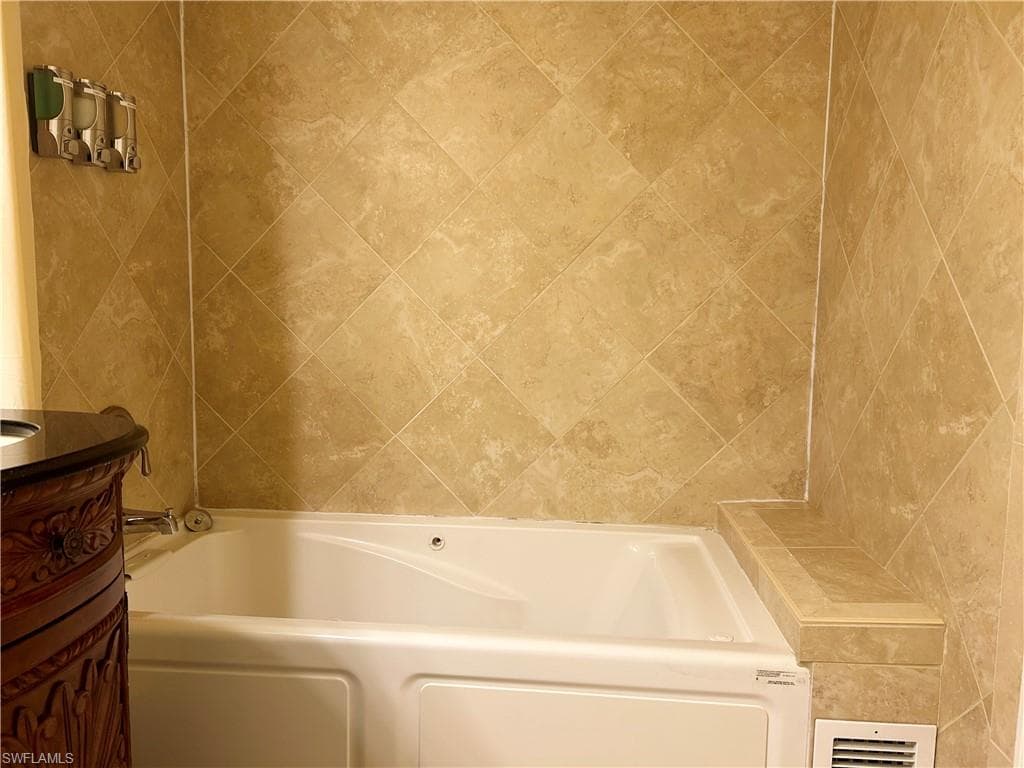 25000 Tamiami TRL E # F276, NAPLES FL 34114-13