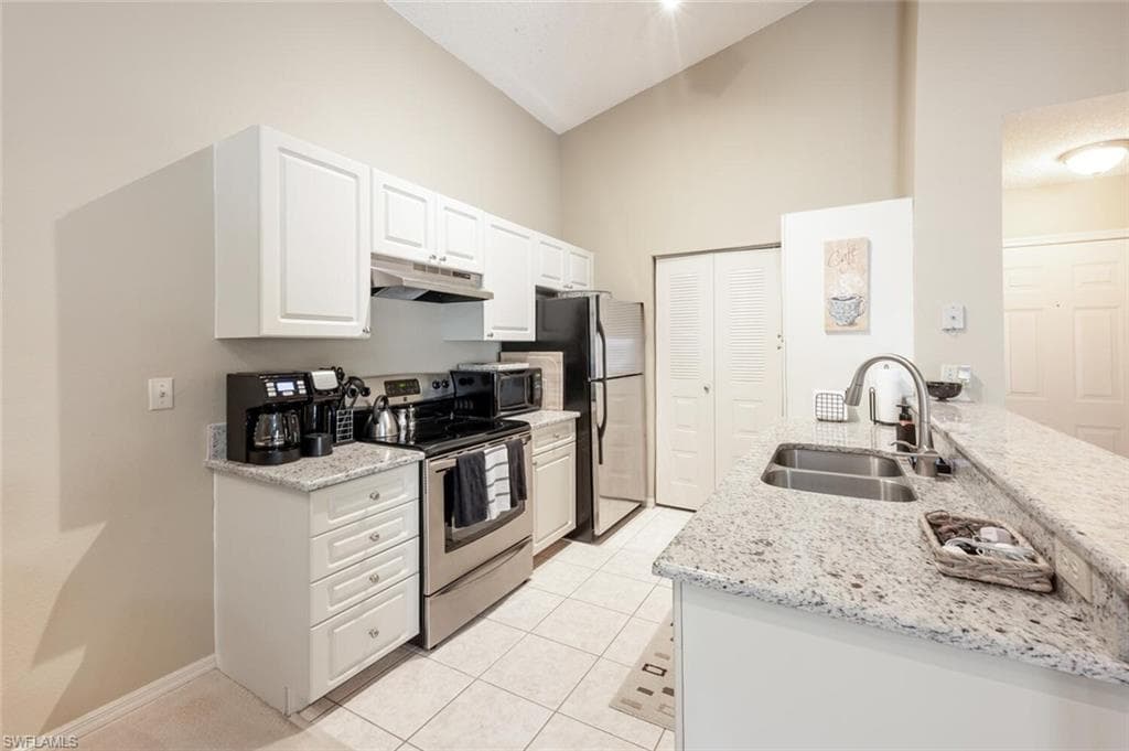 2190 Arbour Walk CIR # 2221, NAPLES FL 34109-1