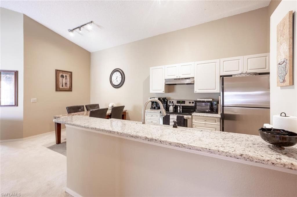 2190 Arbour Walk CIR # 2221, NAPLES FL 34109-2
