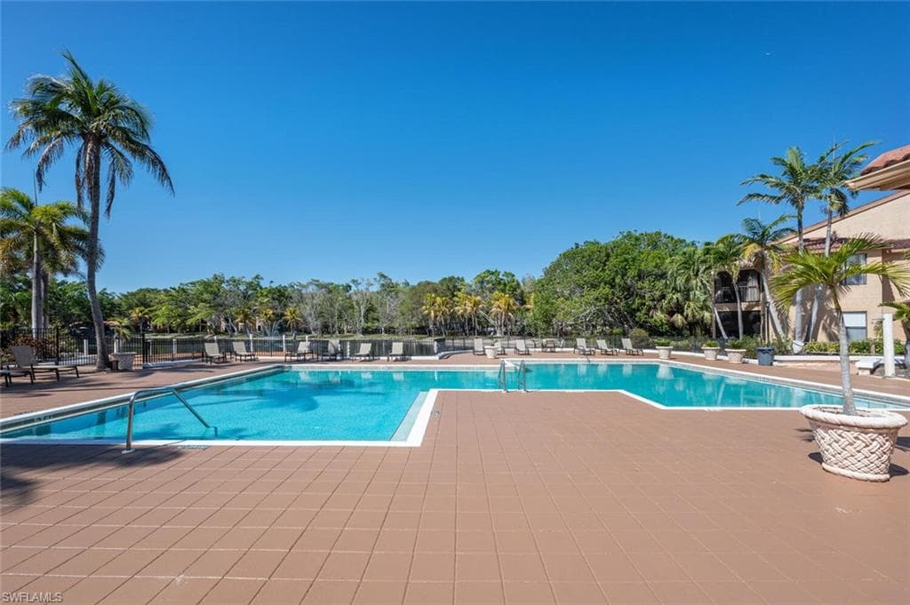 2190 Arbour Walk CIR # 2221, NAPLES FL 34109-23