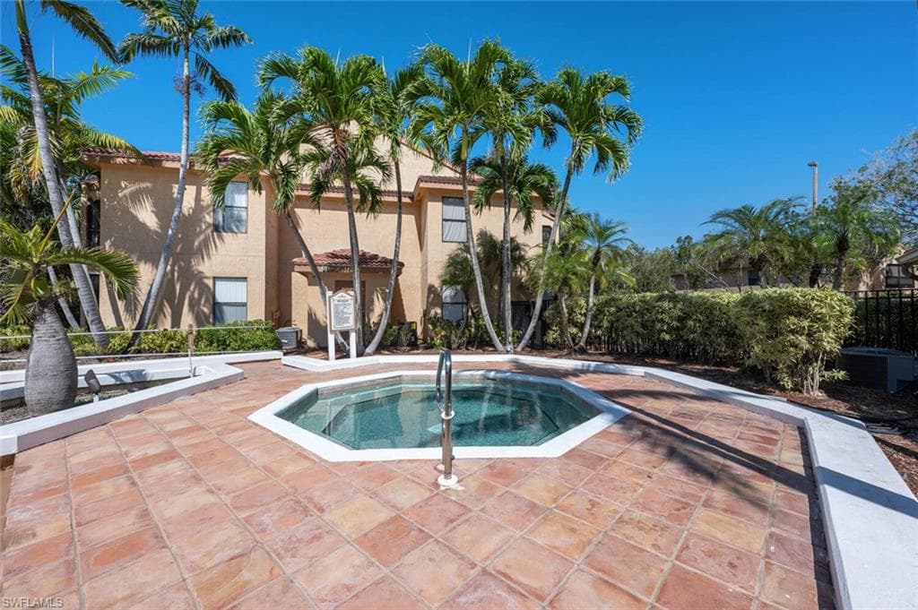 2190 Arbour Walk CIR # 2221, NAPLES FL 34109-24