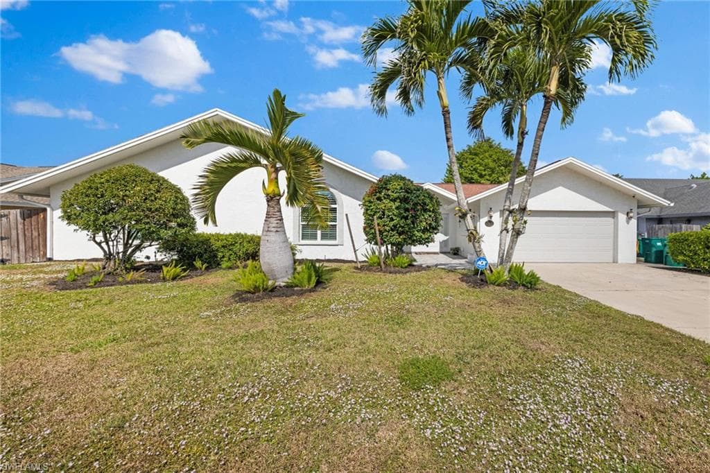 2467 Pine Woods CIR # 3, NAPLES FL 34105-1