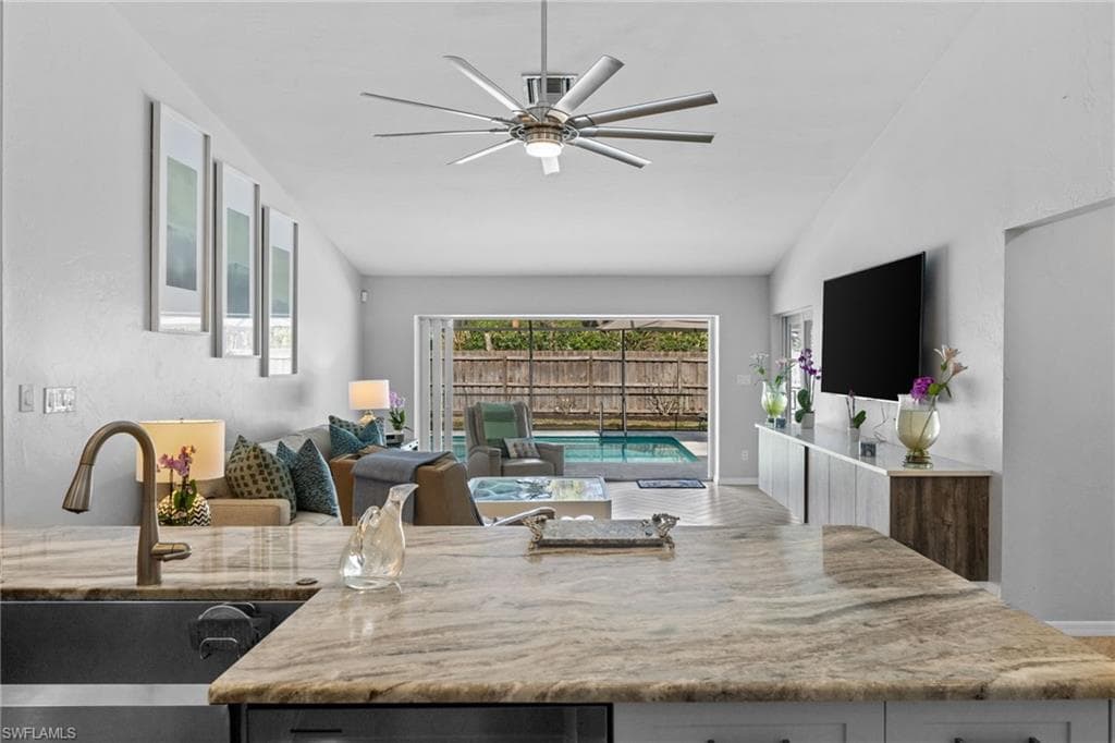 2467 Pine Woods CIR # 3, NAPLES FL 34105-12