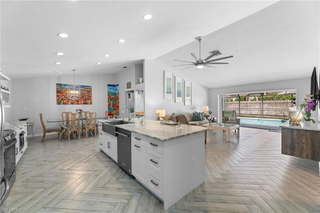 2467 Pine Woods CIR # 3, NAPLES FL 34105-6