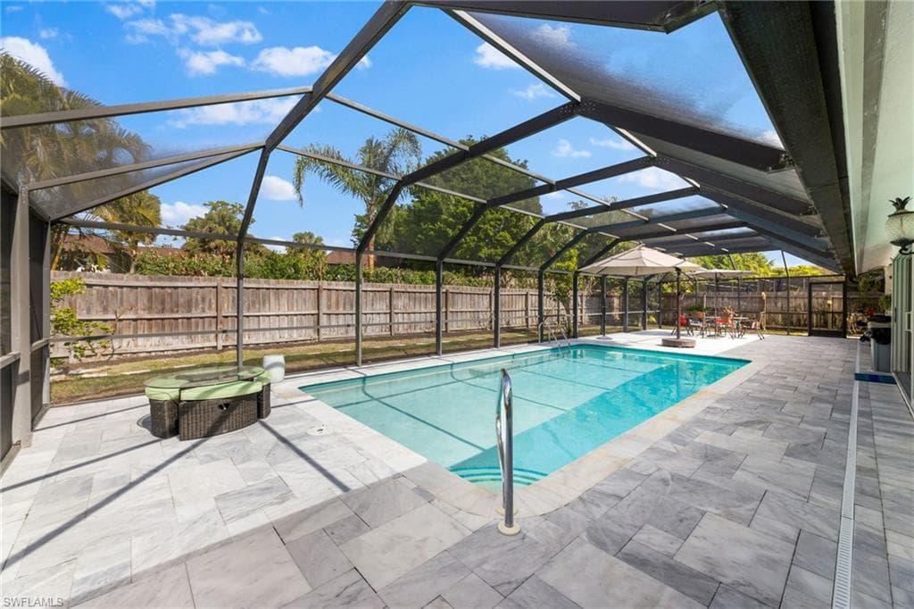 2467 Pine Woods CIR # 3, NAPLES FL 34105-23