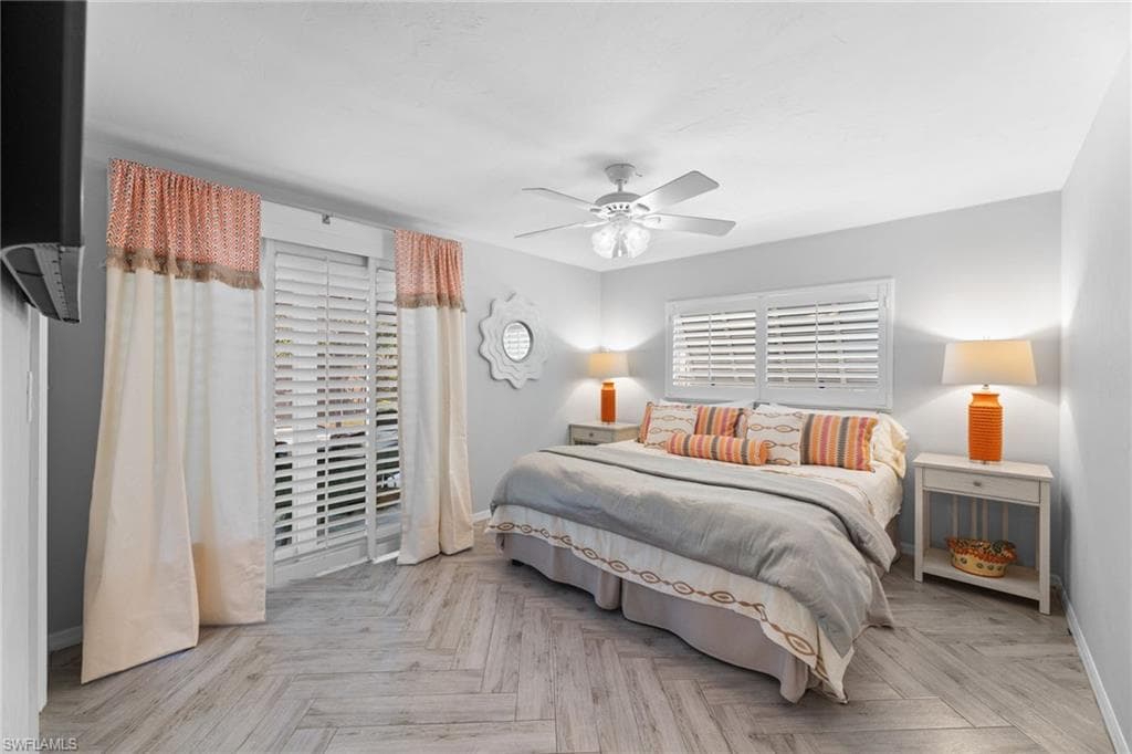 2467 Pine Woods CIR # 3, NAPLES FL 34105-30