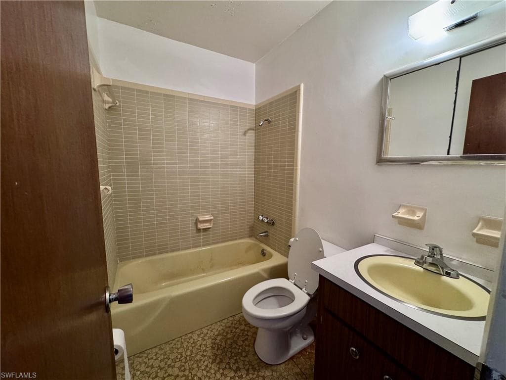 626 Joel BLVD, LEHIGH ACRES FL 33936-21