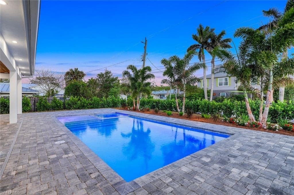 1308 Ridge ST, NAPLES FL 34103-41