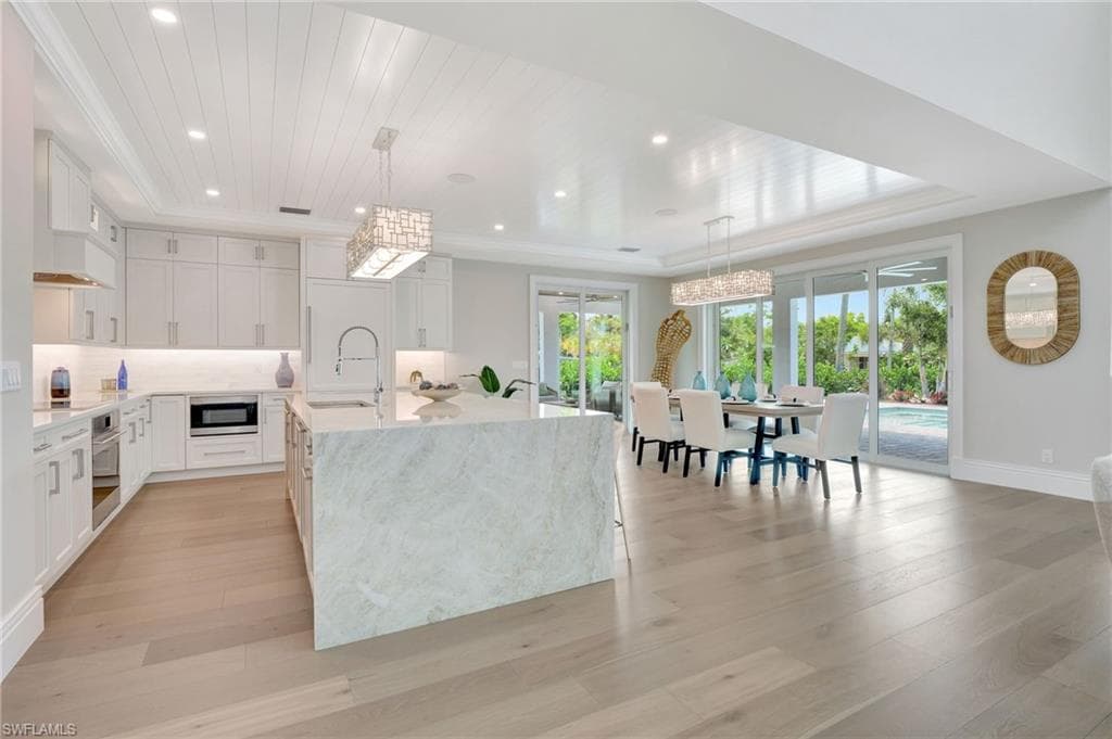 1308 Ridge ST, NAPLES FL 34103-15