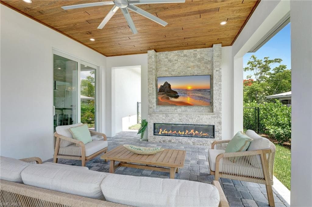 1308 Ridge ST, NAPLES FL 34103-35