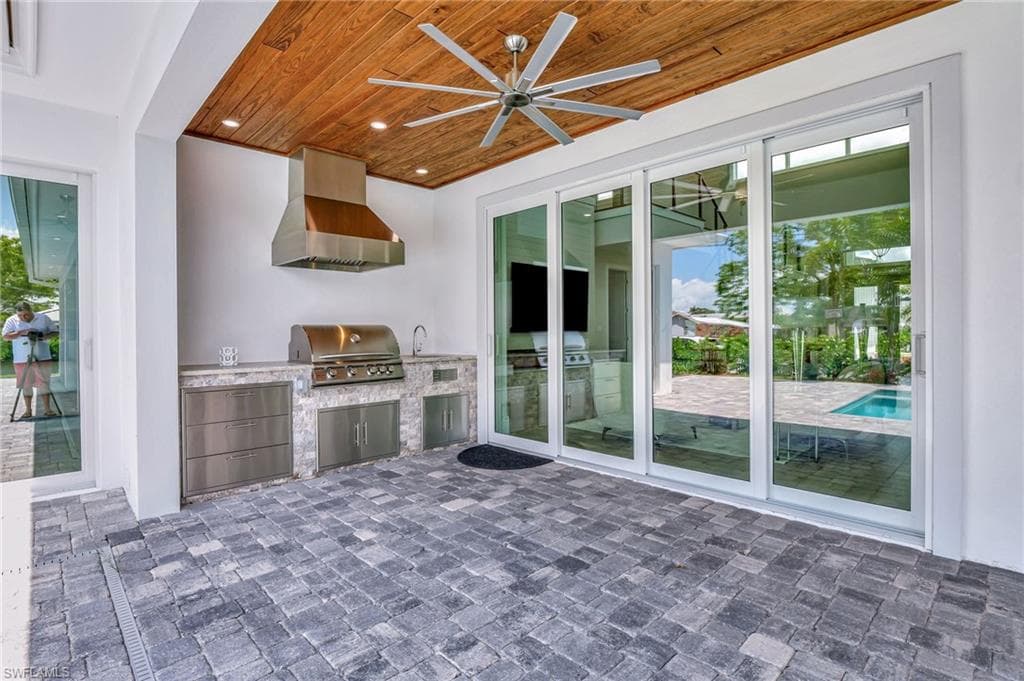 1308 Ridge ST, NAPLES FL 34103-37