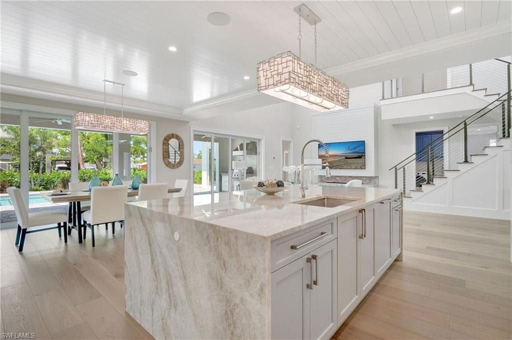 1308 Ridge ST, NAPLES FL 34103-14