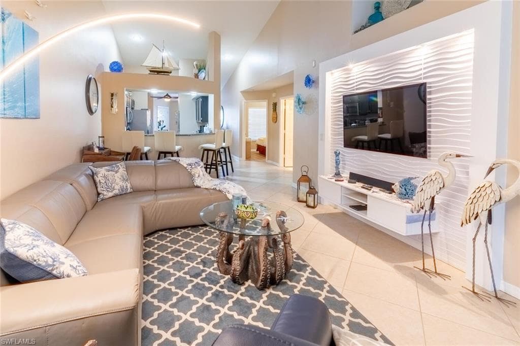 760 Wiggins Lake DR # 205, NAPLES FL 34110-4