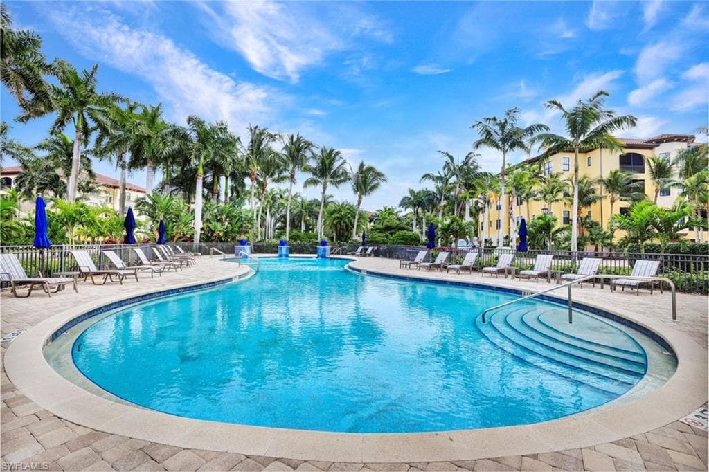 2772 Tiburon BLVD E # 102, NAPLES FL 34109-16