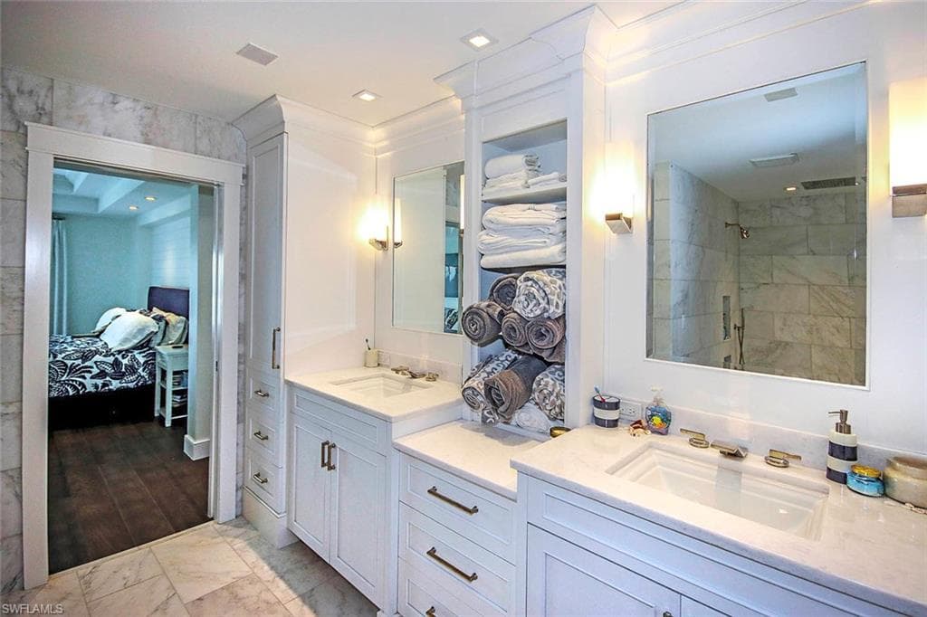 1656 Hibiscus DR, SANIBEL FL 33957-16