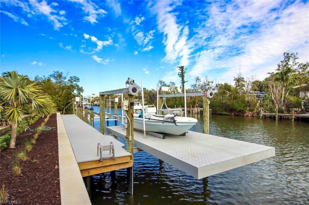 1656 Hibiscus DR, SANIBEL FL 33957-29