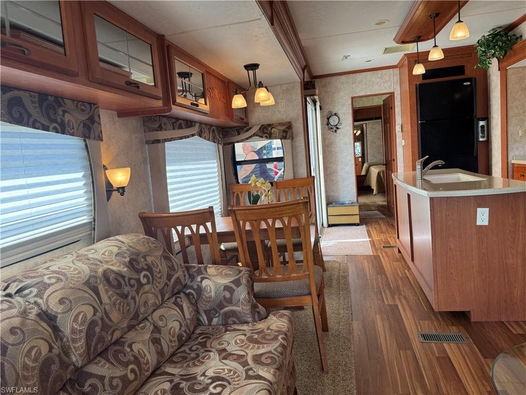 69 Kumquat LN # 192, NAPLES FL 34114-22