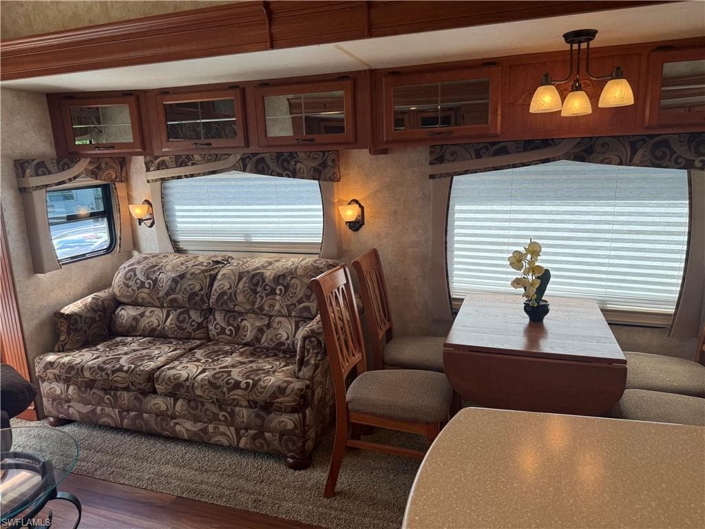 69 Kumquat LN # 192, NAPLES FL 34114-2