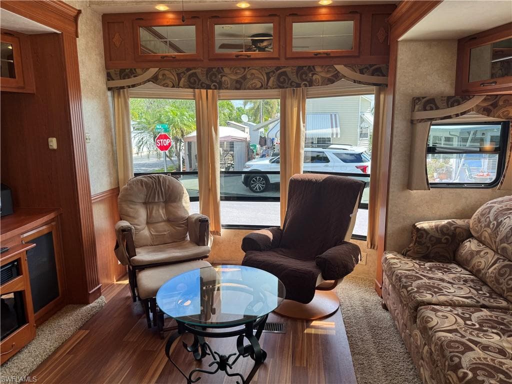 69 Kumquat LN # 192, NAPLES FL 34114-20