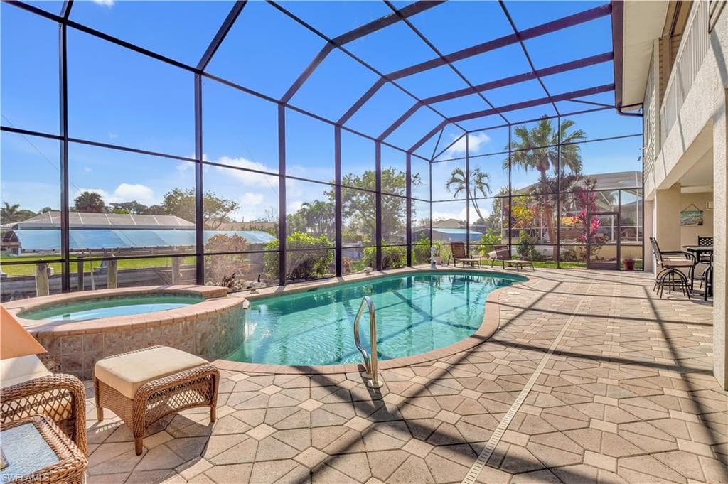 27041 Flamingo DR, BONITA SPRINGS FL 34135-40