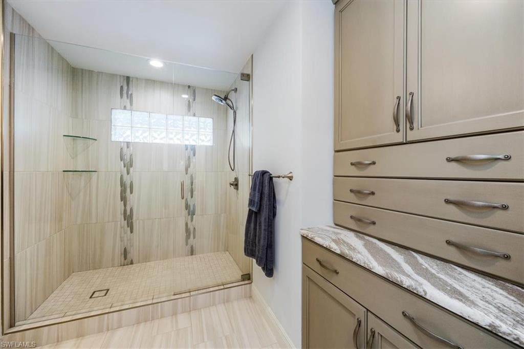 760 Waterford DR # 301, NAPLES FL 34113-15