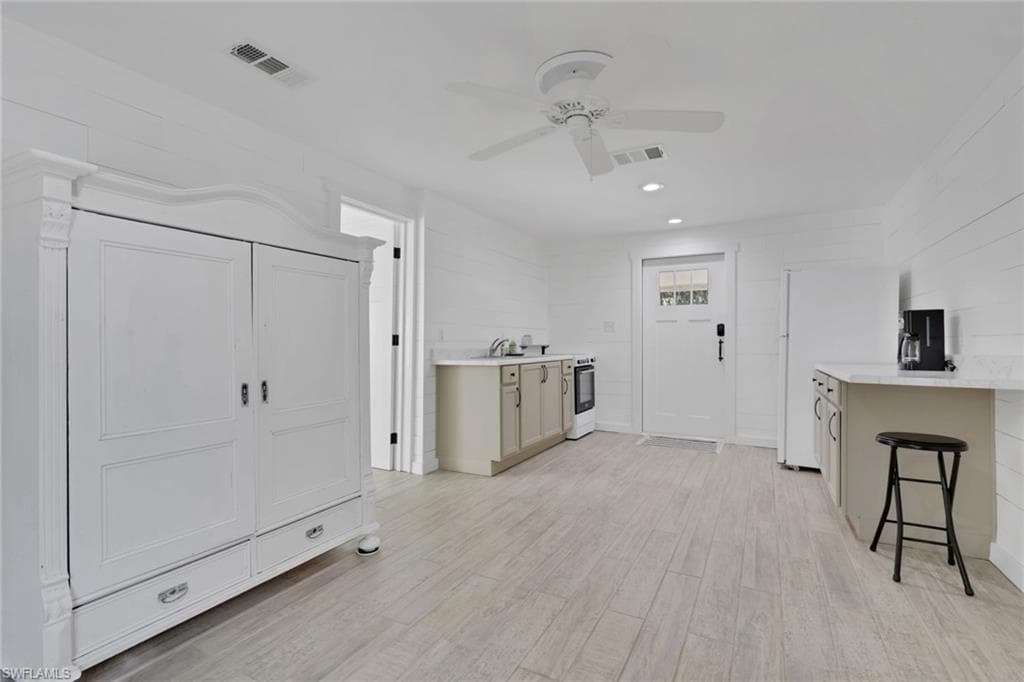 847 James ST, FORT MYERS FL 33916-27