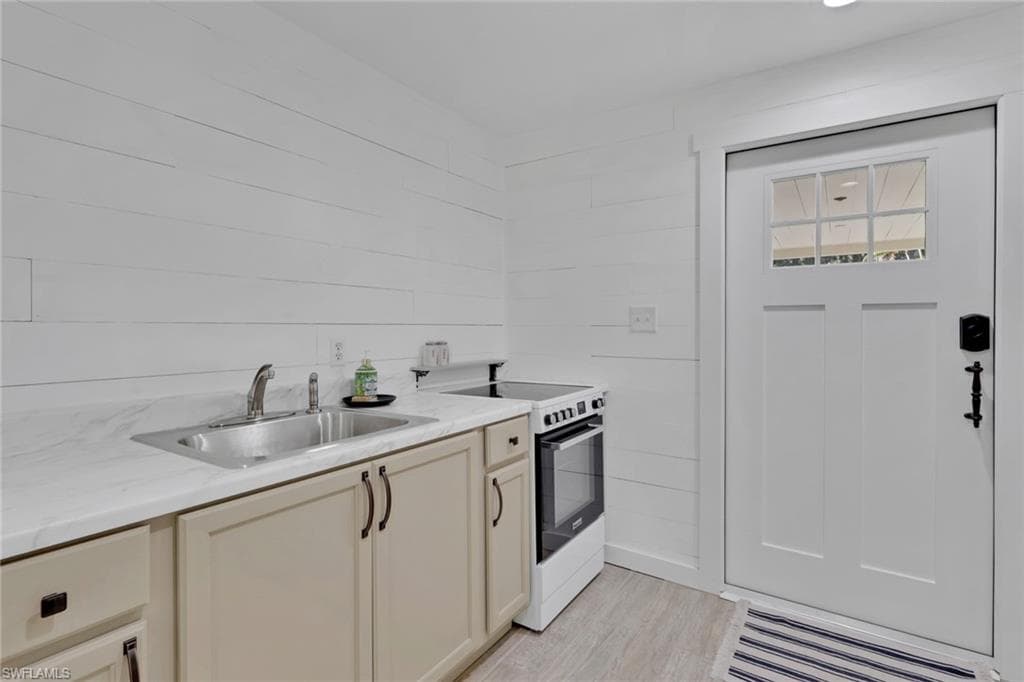 847 James ST, FORT MYERS FL 33916-23