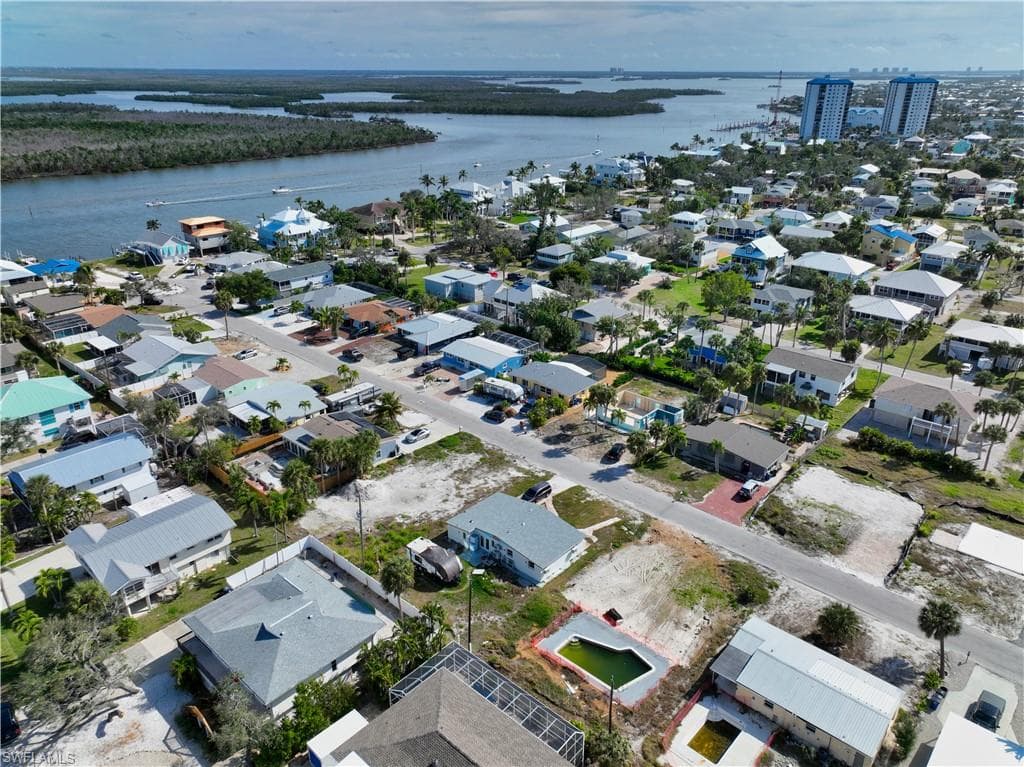161 Hibiscus DR, FORT MYERS BEACH FL 33931-5