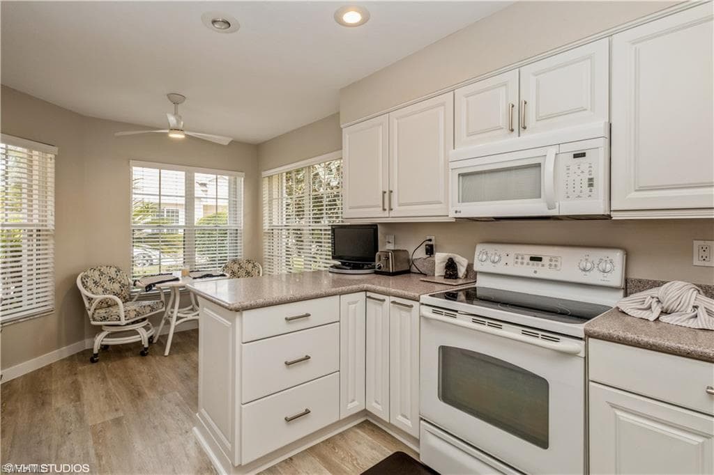 2608 Sailors WAY # 122, NAPLES FL 34109-21