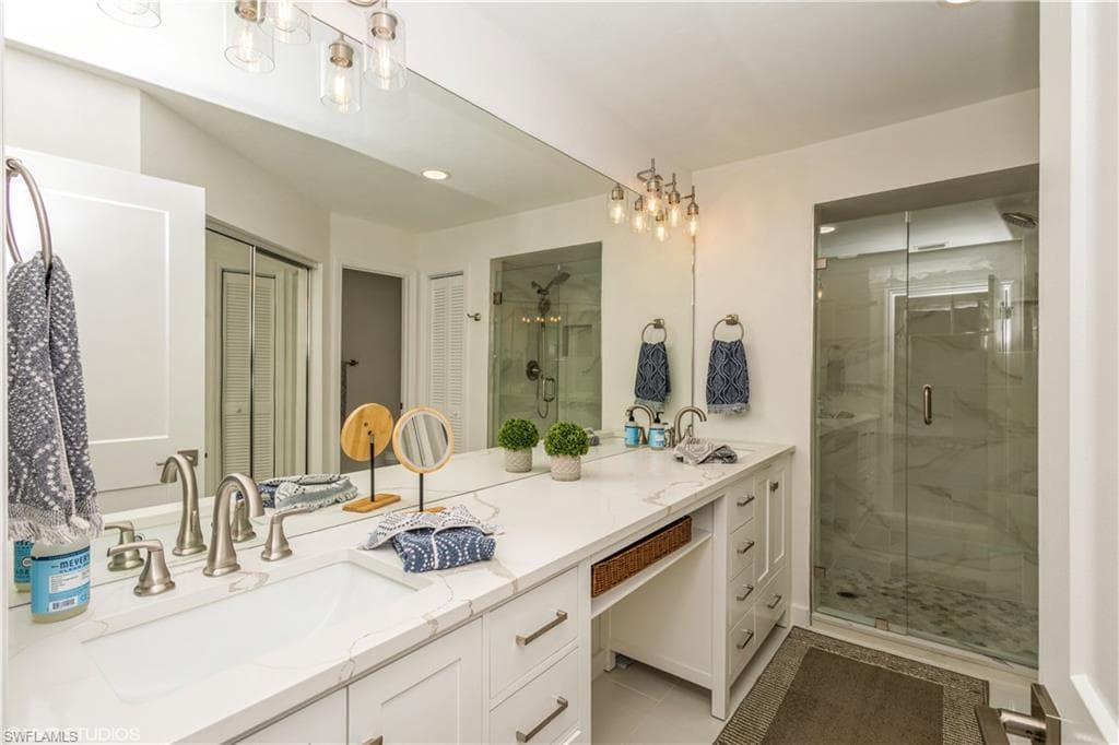 2608 Sailors WAY # 122, NAPLES FL 34109-27