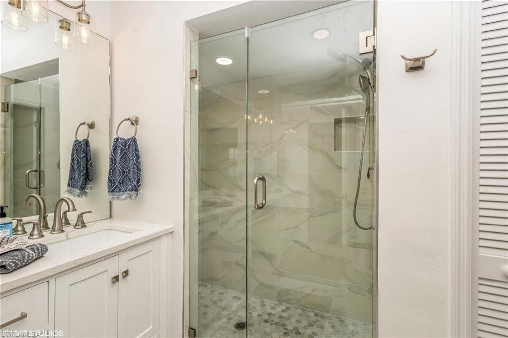 2608 Sailors WAY # 122, NAPLES FL 34109-29