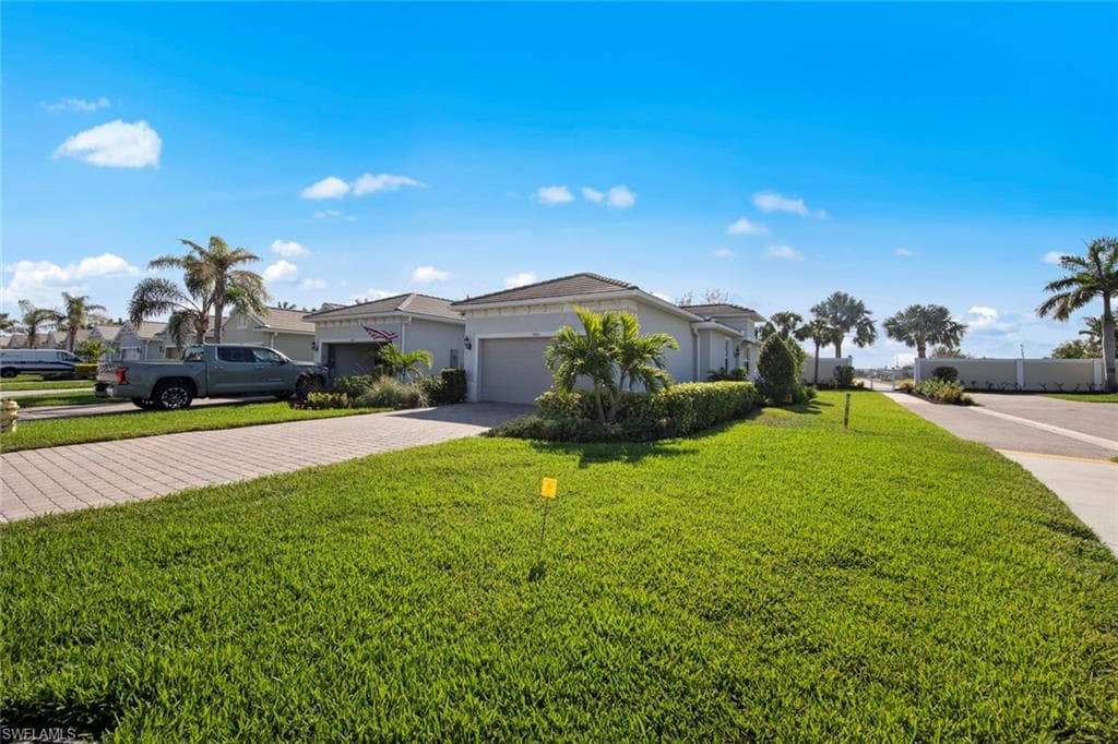 10641 Jackson Square DR, ESTERO FL 33928-25