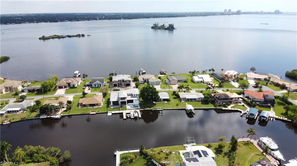 2347 Club House RD, NORTH FORT MYERS FL 33917-27