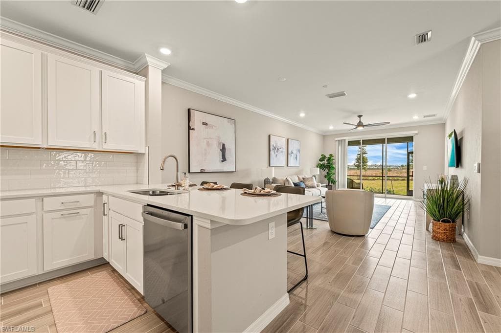 11821 Venetian Lagoon DR # 104, FORT MYERS FL 33913-2