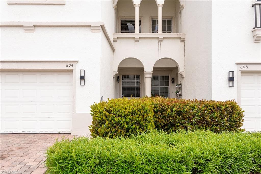 7029 Ambrosia LN # 604, NAPLES FL 34119-2