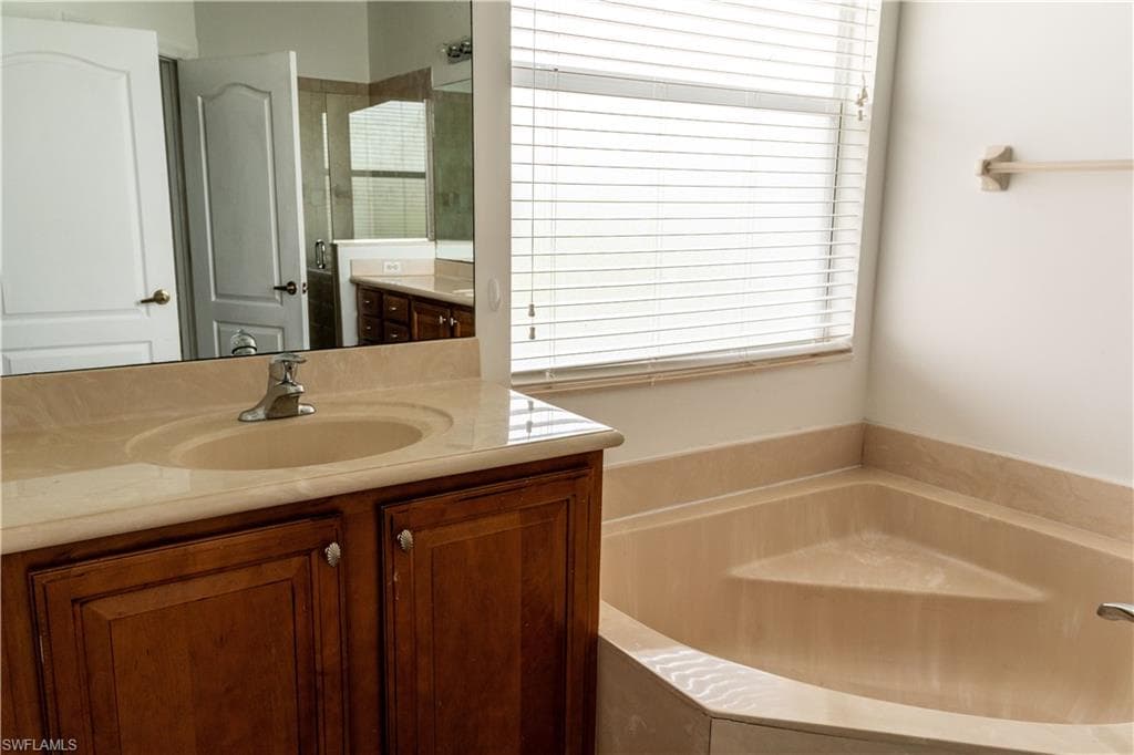 7029 Ambrosia LN # 604, NAPLES FL 34119-10