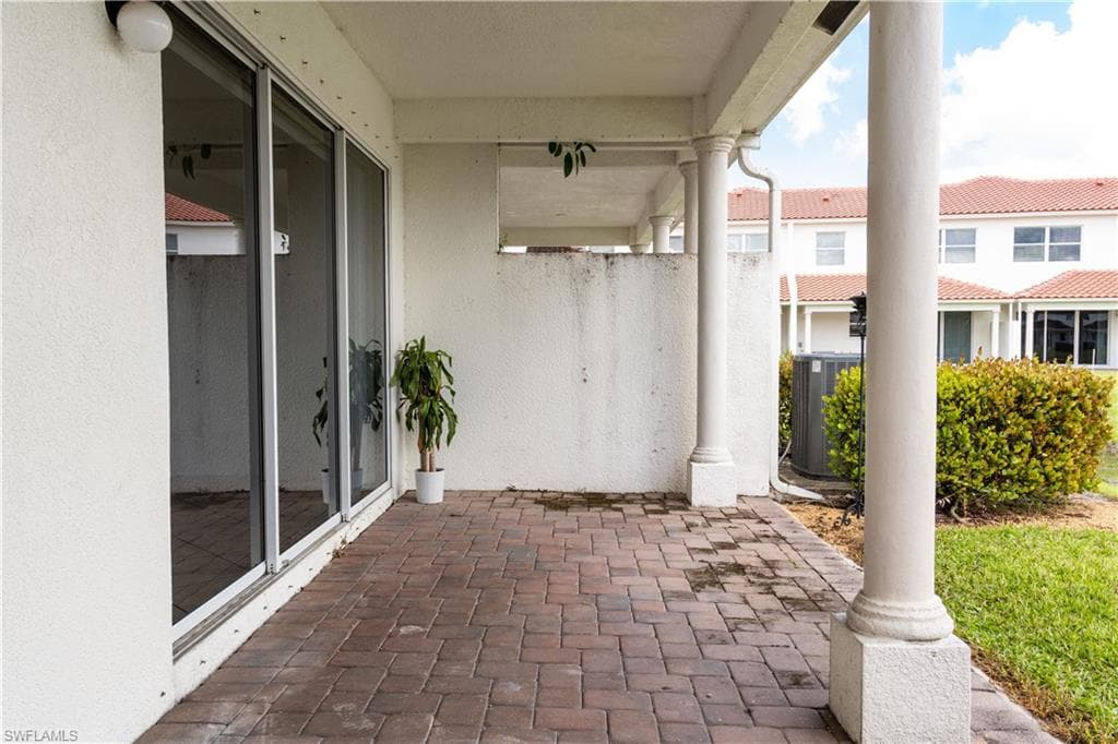 7029 Ambrosia LN # 604, NAPLES FL 34119-39