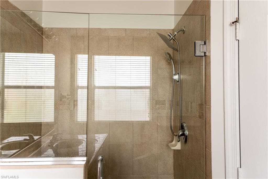 7029 Ambrosia LN # 604, NAPLES FL 34119-7