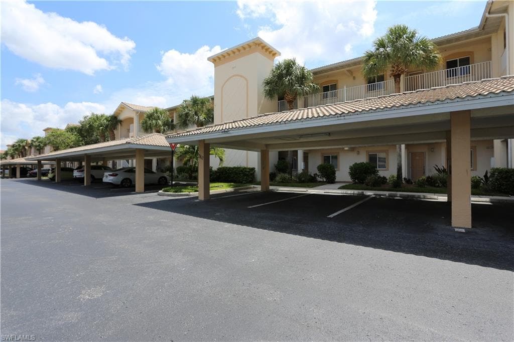 7811 Regal Heron CIR # 204, NAPLES FL 34104-32