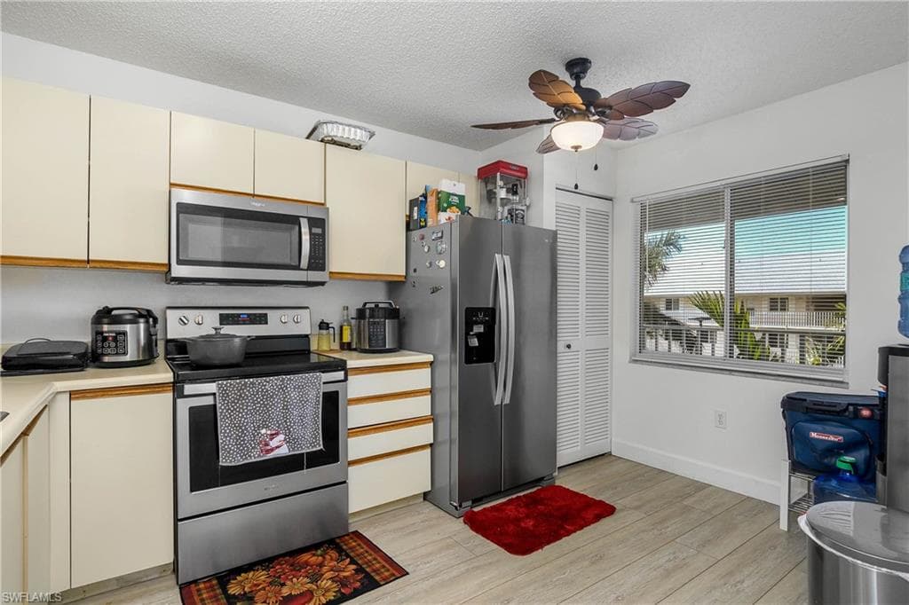 3012 Sandpiper Bay CIR # D301, NAPLES FL 34112-26